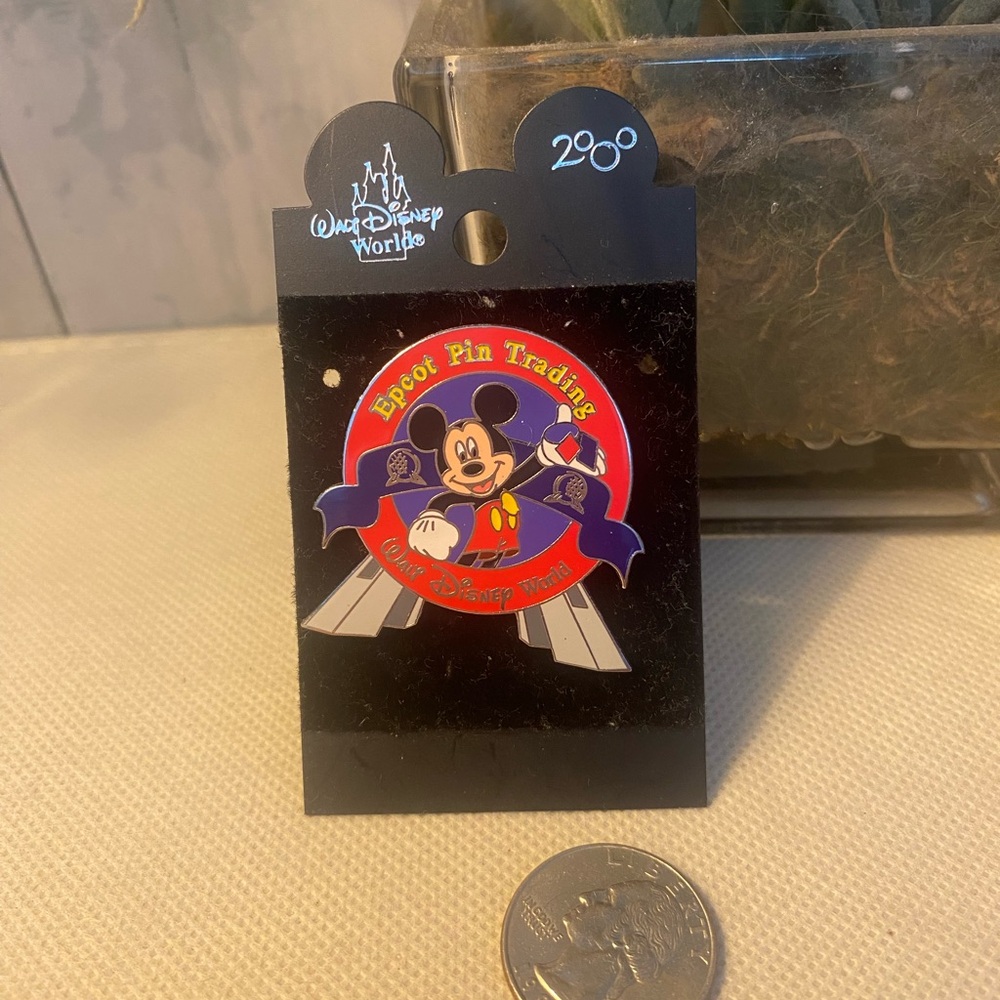 Disney Epcot Pin Trading pin